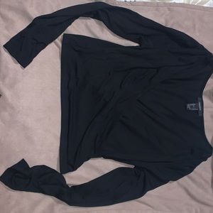Forever21 Black cropped long sleeve top